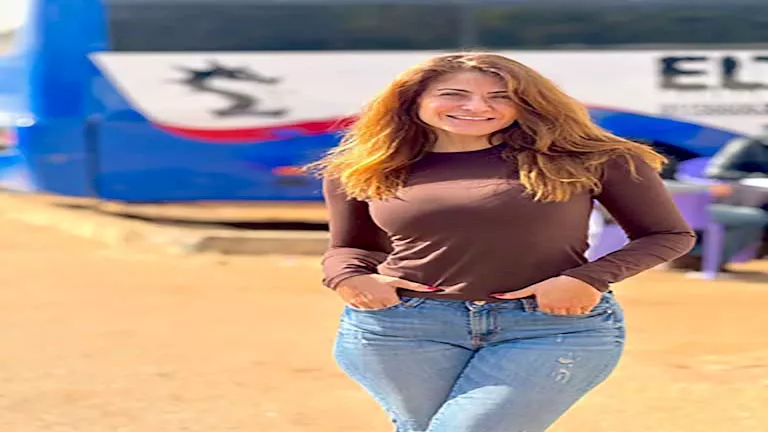 هيدي كرم تتألق في أحدث ظهور لها والجمهور: “عيون غزالة”