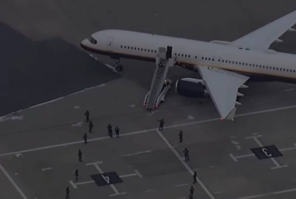 طائرة تقل نيكولاس مادورو وزوجته تصل قاعدة عسكرية بولاية نيويورك – الوطن