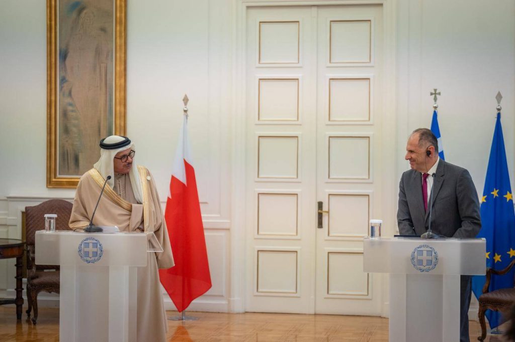 وزير الخارجية يعقد مؤتمراً صحفياً مع وزير الخارجية في جمهورية اليونان – الوطن