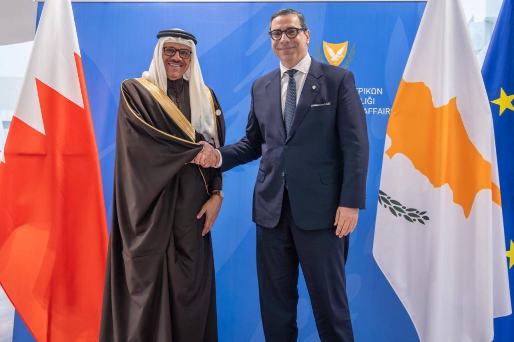 وزير الخارجية يجتمع مع نظيره القبرصي ويشيد بالعلاقات التاريخية بين البلدين – الوطن