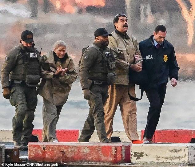 وزير الداخلية الفنزويلي: زوجة مادورو أصرت على مرافقته – الوطن