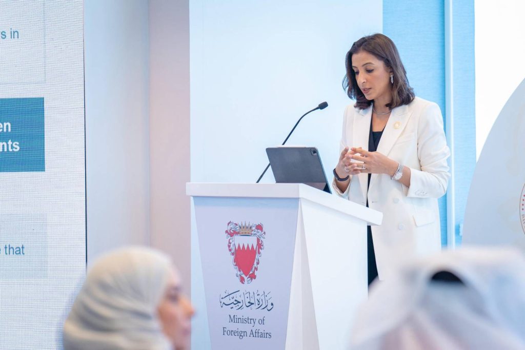 نور الخليف تشارك في جلسة بعنوان «الترويج لفرص الاستثمار ونظام الإقامة الذهبية في البحرين» – الوطن