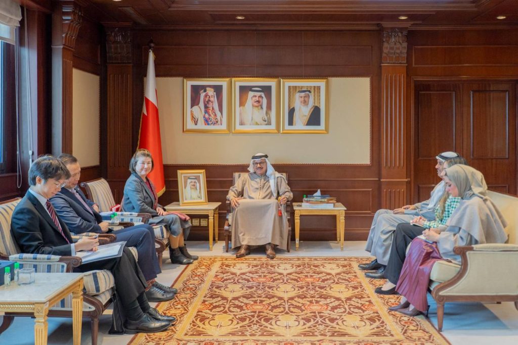 وزير الخارجية يستقبل سفيرة اليابان لدى مملكة البحرين – الوطن