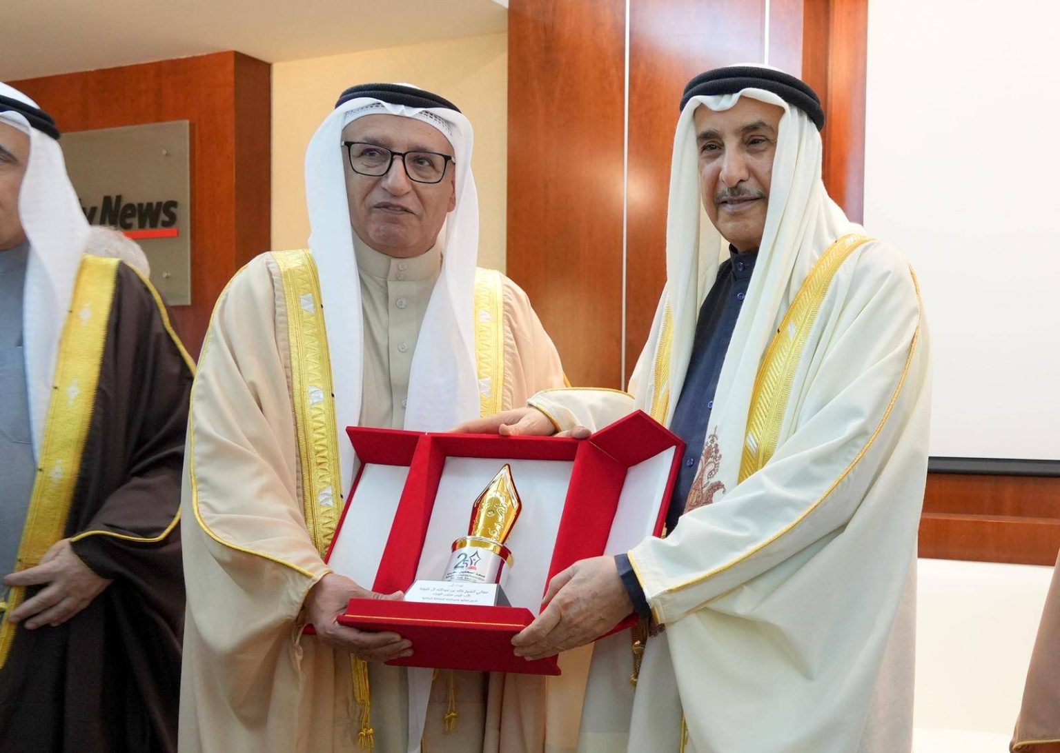 «الصحفيين البحرينية»: «أخبار الخليج».. خمسون عامًا من العطاء الوطني – الوطن