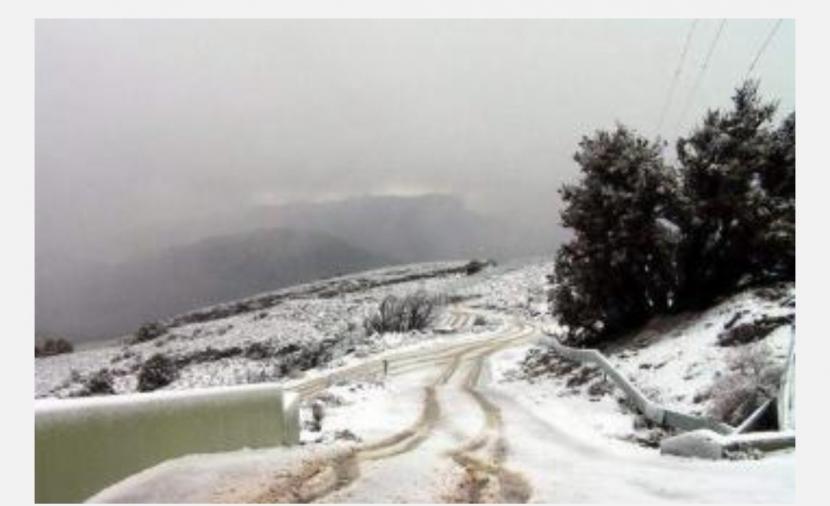 جبل شمس يسجل درجة حرارة تحت الصفر.. وأمطار متفرقة على سواحل بحر عُمان وبحر العرب وجبال الحجر