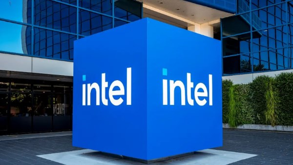 هبوط سهم إنتل يختبر رهان ترامب على إحياء صناعة الرقائق الأمريكية