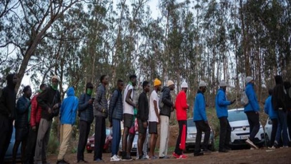 لمنع استغلال العمالة .. إسبانيا تمنح نصف مليون مهاجر وضعًا شرعيًا