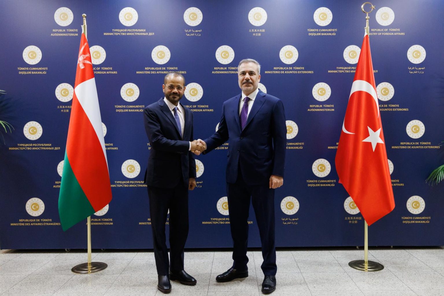 وزيرا خارجية تركيا وعمان يتبادلان وجهات النظر حول القضايا الإقليمية والدولية