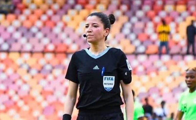 ايقاف لاعب جزائري عاما كاملًا بعد اعتدائه على حكمة دولية