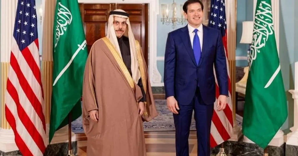 وزير الخارجية السعودي يلتقي نظيره الأميركي في واشنطن