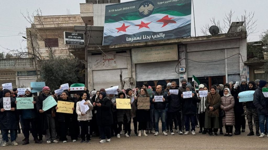 حماة.. حادثة قتل بريف سلمية تعيد مطالب ضبط السلاح