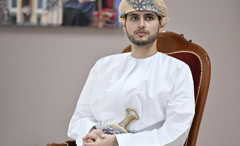 بتكليفٍ سام.. السيد بلعرب بن هيثم يرعى سباق الخيل السنوي للخيالة السلطانية