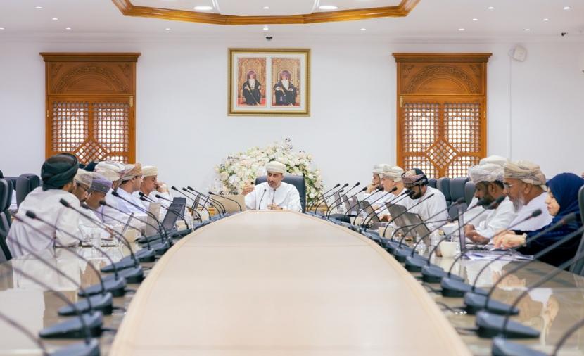 استعراض جهود تعزيز الرقابة على أنشطة المحاجر والكسارات في شمال الباطنة