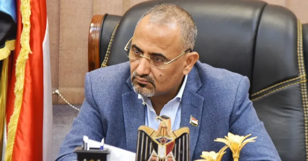 اليمن.. العليمي يصدر يسقط عضوية الزبيدي بمجلس القيادة