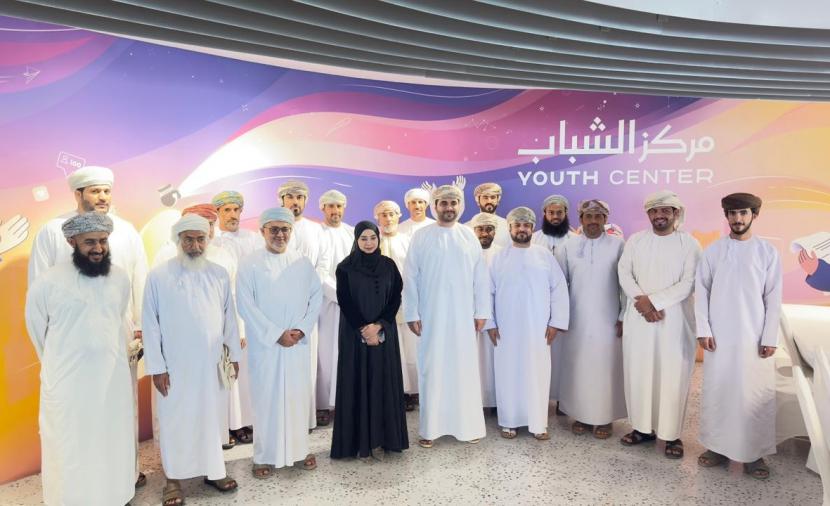 شباب من سناو يتعرفون على برامج “مركز الشباب” في مسقط
