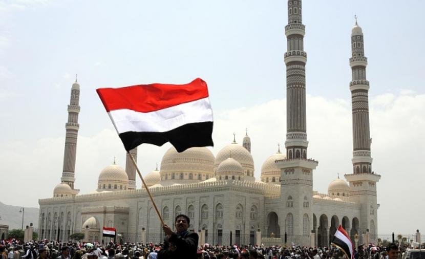 الخيانة العظمى تشعل أزمة داخل مجلس القيادة الرئاسي اليمني