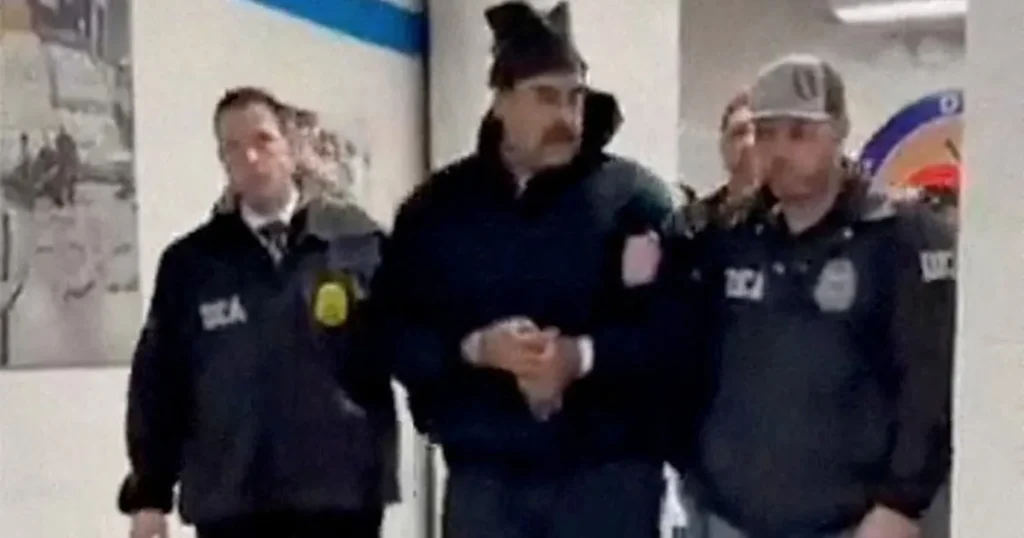 نقل مادورو إلى نيويورك.. محاولة “شرعنة” لاعتقال رئيس فنزويلا