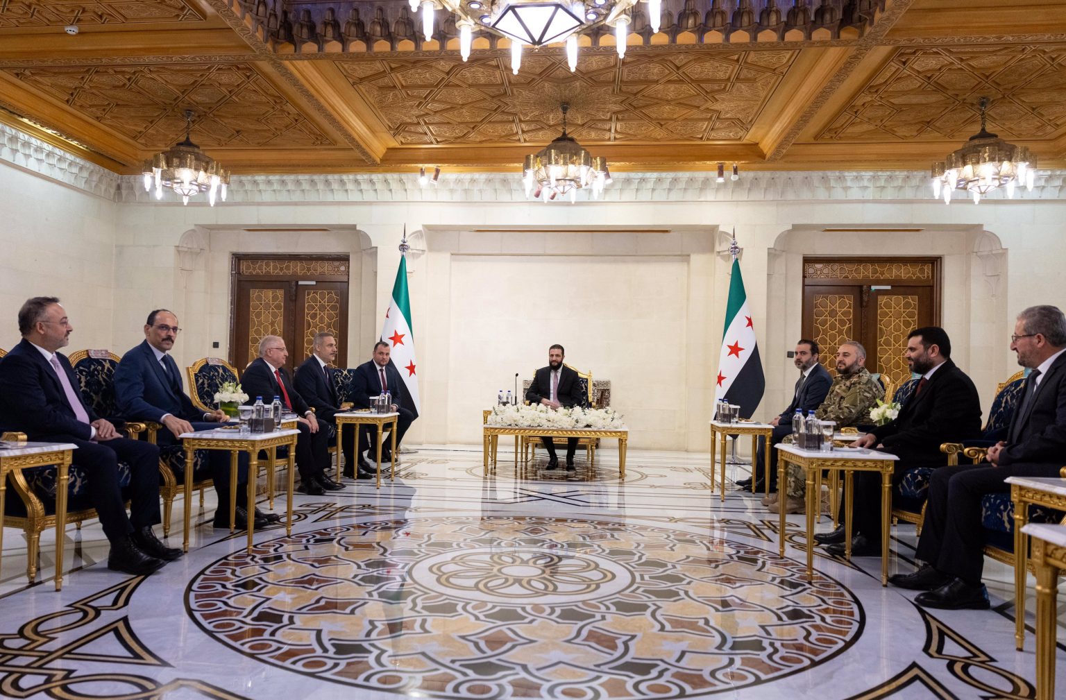 تحركات سياسية وعسكرية مكثفة بين تركيا وسوريا خلال الأسابيع الأخيرة