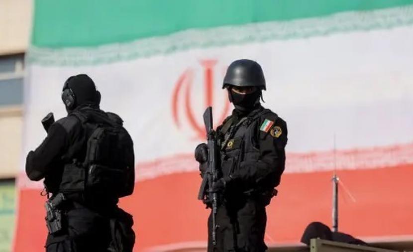 إيران تعدم شخصين لإدانتهما بتفجير حافلة في 2023