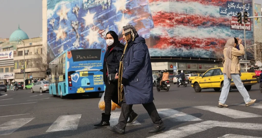 مسؤول خليجي: استقرار إيران يتحقق إذا قام النظام الأمر الصحيح