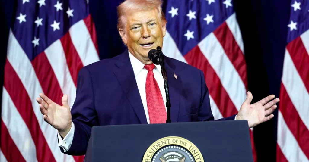 “اشتباك لفظي” بين ترمب وعامل