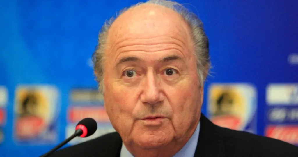 بلاتر ينضم إلى دعوات مقاطعة كأس العالم في الولايات المتحدة