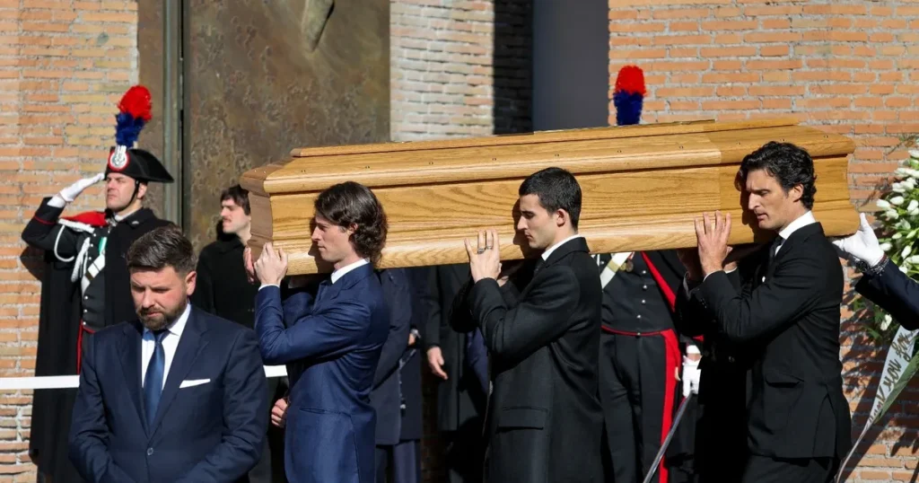 نجوم الموضة والسينما يودعون فالنتينو “إمبراطور” الأزياء