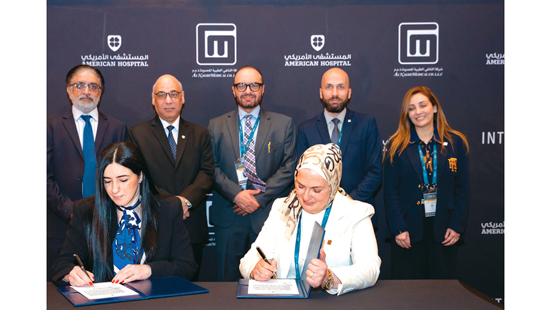 المستشفى الأمريكي دبي يحقق إنجازاً جديداً في الجراحة الروبوتية باقتناء نظام «دا فينشي 5» الروبوتي الجراحي المتطور