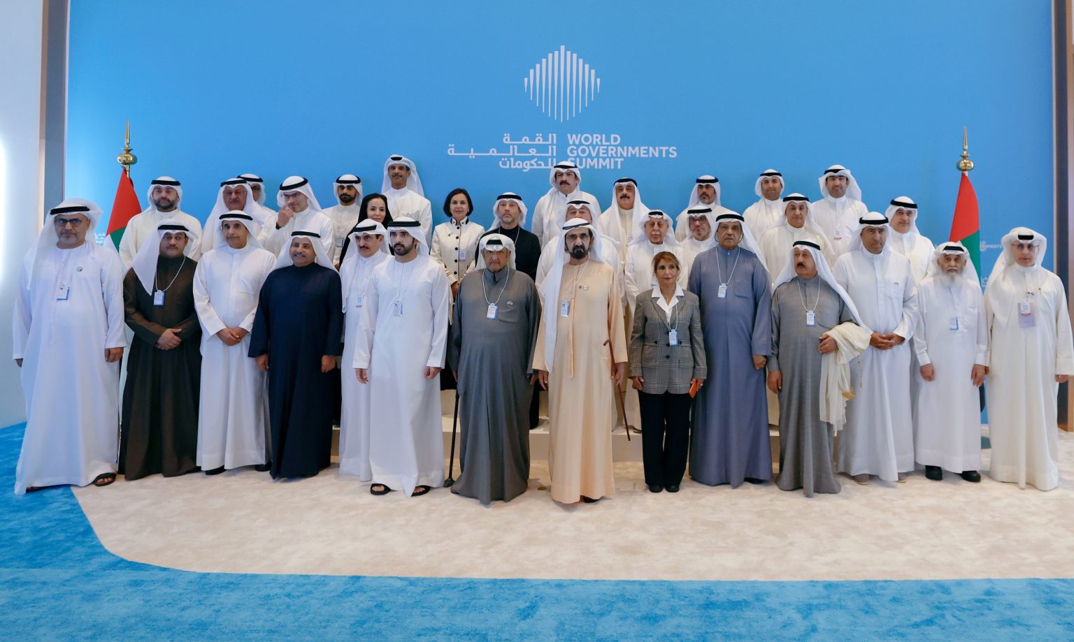 محمد بن راشد يلتقي عدداً من تجار الكويت