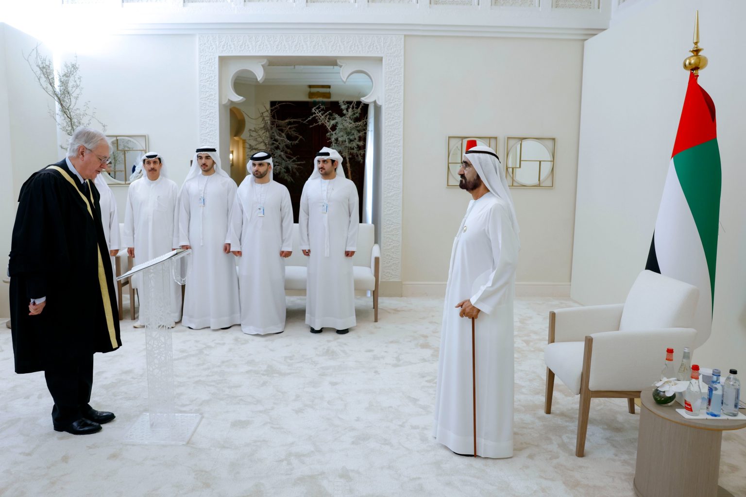 أمام محمد بن راشد.. ثلاثة قضاة في محاكم مركز دبي المالي العالمي يؤدون اليمين القانونية