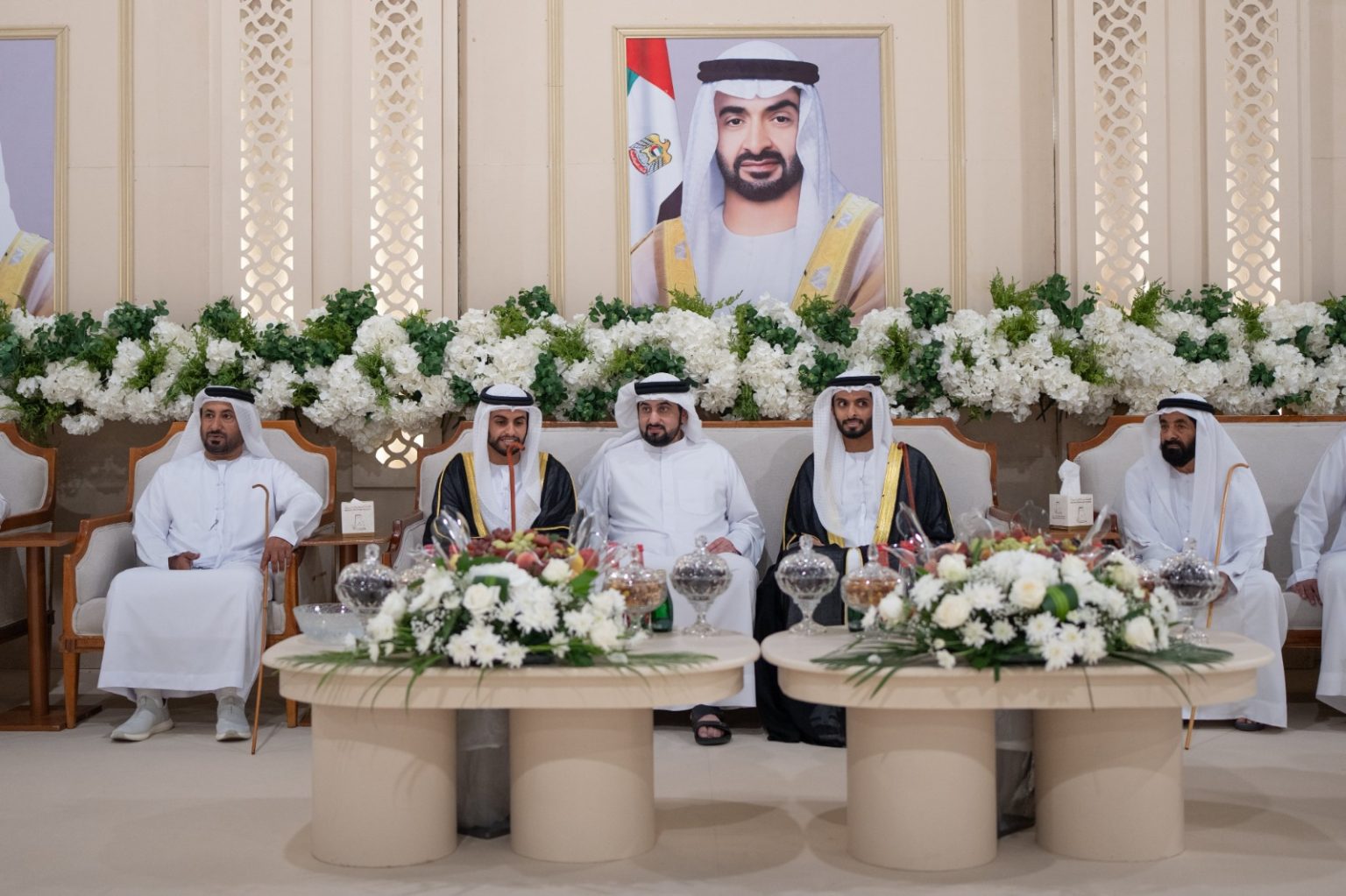 أحمد بن محمد يحضر أفراح الغفلي والشامسي والكتبي