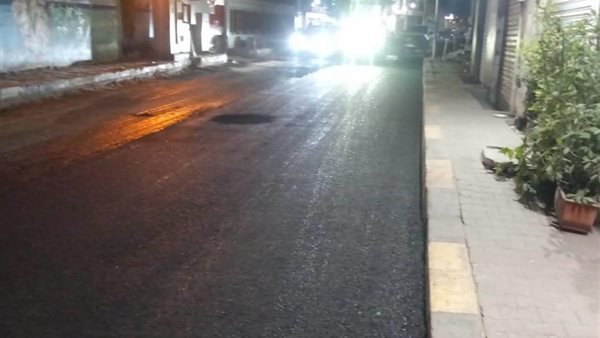 محافظ الجيزة يتابع أعمال رصف ورفع كفاءة عدد من الشوارع بحي العمرانية