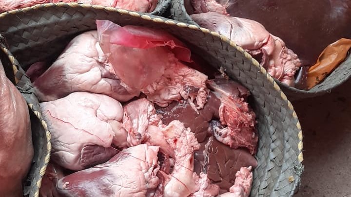 ضبط 330 كيلو لحوم ودواجن وأسماك مدخنة مجهولة المصدر بالغربية