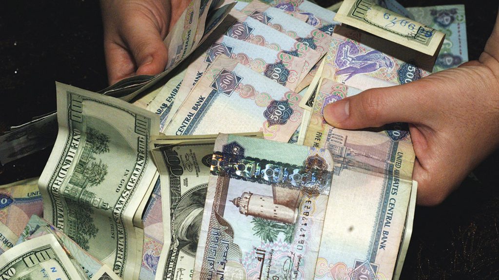 تحويلات مالية تُعرّض «فاعلي خير» للمساءلة القانونية