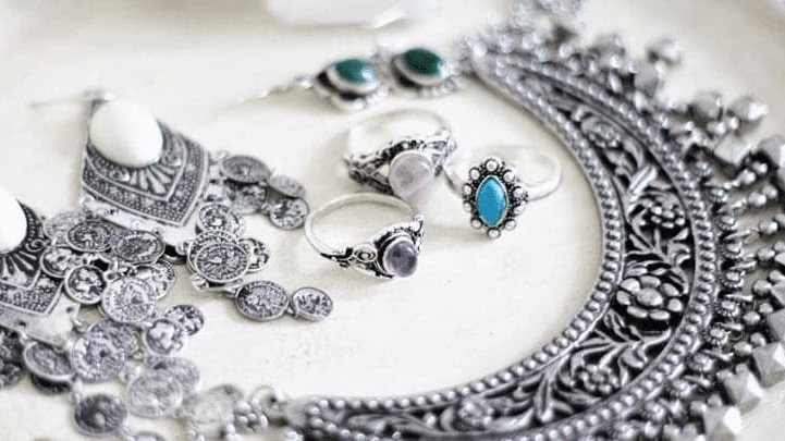 تراجع محلي رغم الصعود العالمي.. أسعار الفضة في مصر اليوم الخميس