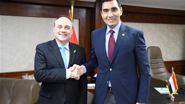 وزير الرياضة يودّع ممثل صندوق الأمم المتحدة للسكان بعد انتهاء فترة عمله بمصر