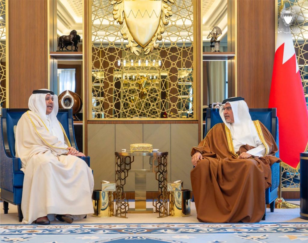 نائب الملك ولي العهد يلتقي المهندس كمال بن أحمد – الوطن