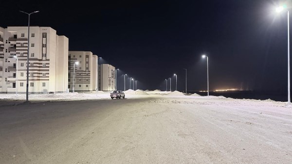 إطلاق التيار الكهربائي بمشروعات سكنية وتوسعات عمرانية بقنا الجديدة