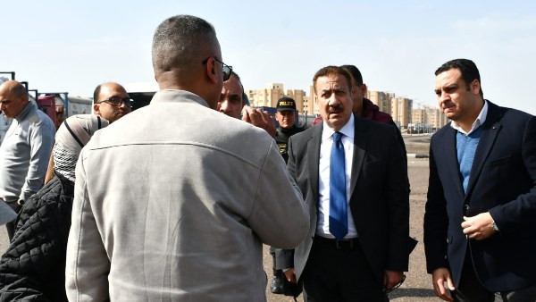 محافظ بورسعيد يتفقد طريق التفريعة بطول 6 كم في بورفؤاد محافظ بورسعيد يتفقد طريق التفريعة بطول 6 كم في بورفؤاد