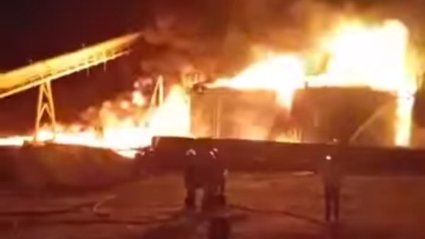 تصريح بدفن عامل والتحفظ على 4 آخرين في حريق مصنع الجبس بـ أبو زنيمة