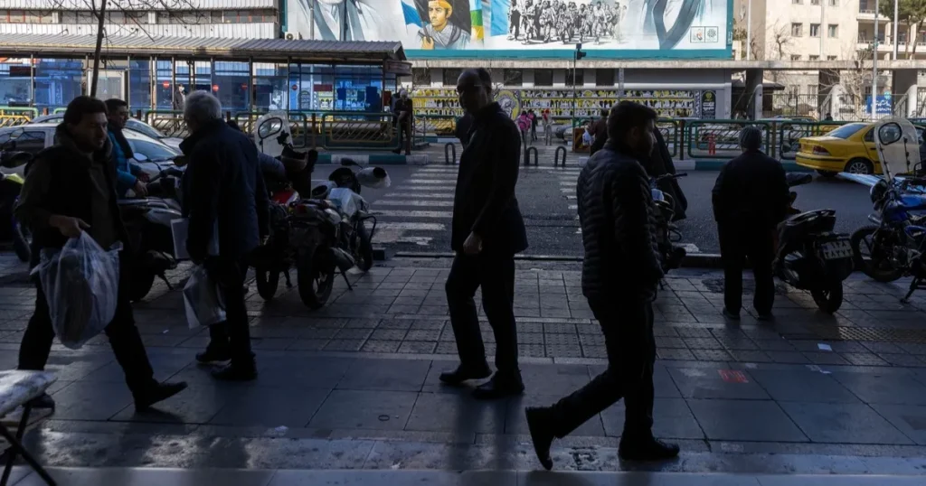 إيران تشترط مفاوضات نووية فقط وتحذير أميركي من نفاد صبر ترمب