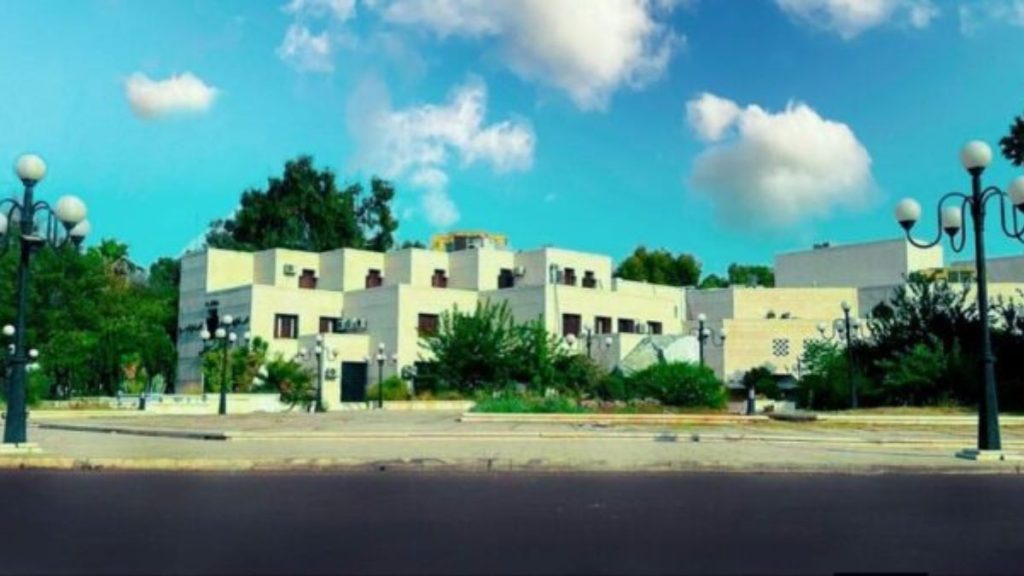 معهد الفنون المسرحية يطلق دورات للمواهب السورية