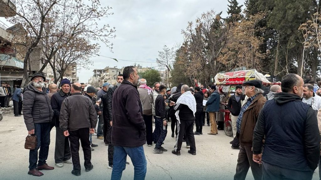 سلمية.. احتجاجات متصاعدة تطالب بضبط “السلاح المنفلت”