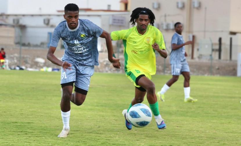 “الجنينة” و”الجزيرة” في نهائي دوري أبطال جنوب الباطنة لكرة القدم