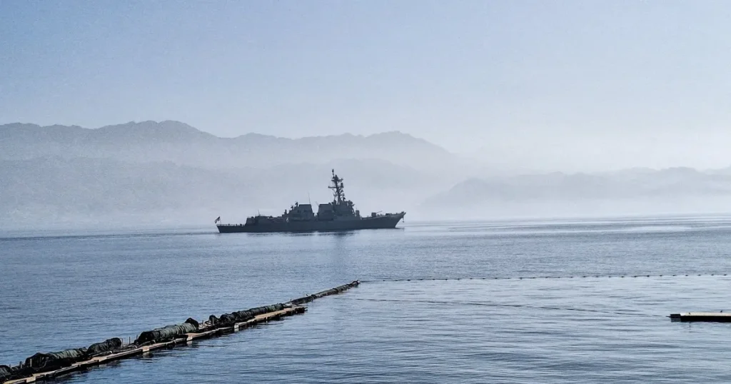 وسط تعزيزات عسكرية.. إدارة ترمب تبلغ إيران استعدادها للتفاوض