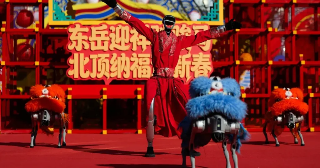 رأس السنة القمرية.. الروبوتات تفتتح الاحتفالات بـعام الحصان