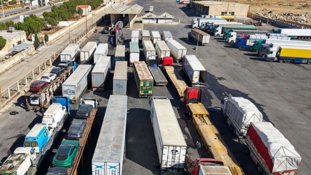 مقترح لبناني لتجاوز آثار منع دخول الشاحنات الأجنبية إلى سوريا