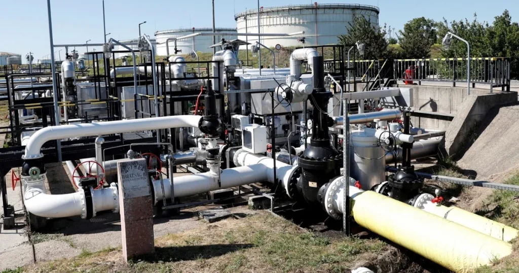 تعطل خط “دروجبا”.. توتر متصاعد بين أوكرانيا والمجر وسلوفاكيا