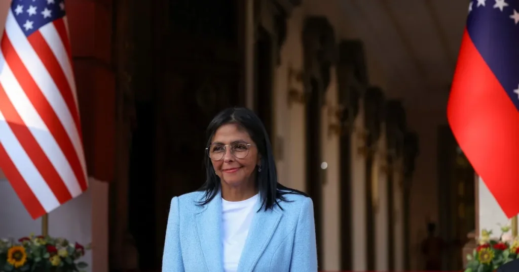 رئيسة فنزويلا المؤقتة: مادورو لا يزال “الرئيس الشرعي”