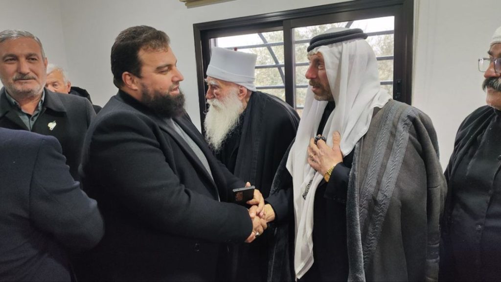 حسن الأطرش يخرج من السويداء ويصل إلى درعا